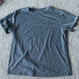 size large women’s grey t shirt
